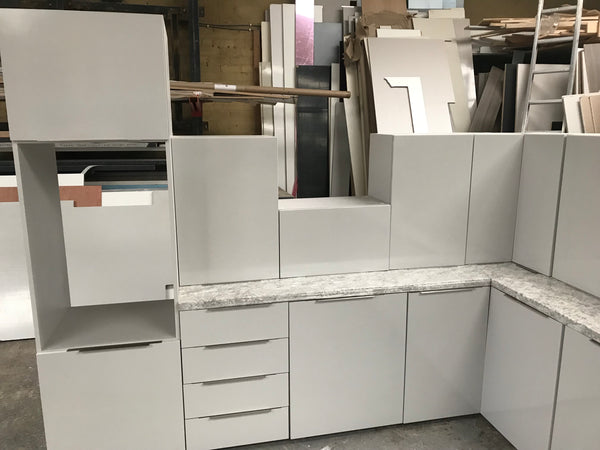 NEW LIGHT GREY GLOSS DISPLAY KITCHEN with Light Grey matching textured units