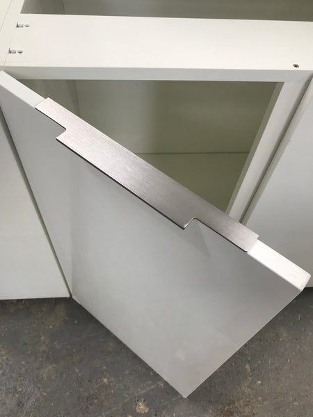 NEW WHITE GLOSS DISPLAY KITCHEN with White matching textured units