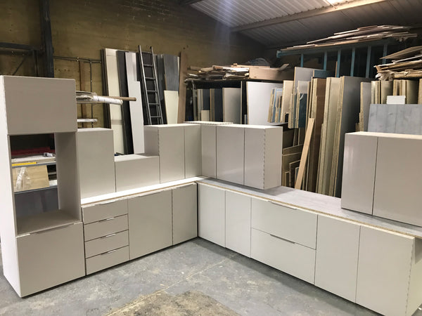 NEW CASHMERE MATT DISPLAY KITCHEN with Cashmere matching textured units