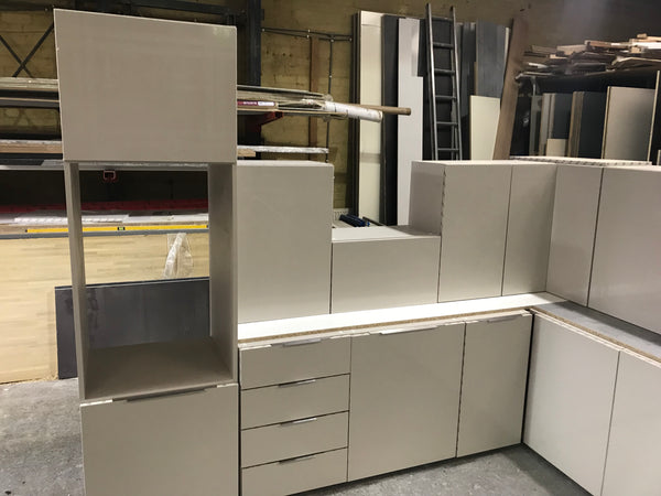 NEW CASHMERE MATT DISPLAY KITCHEN with Cashmere matching textured units