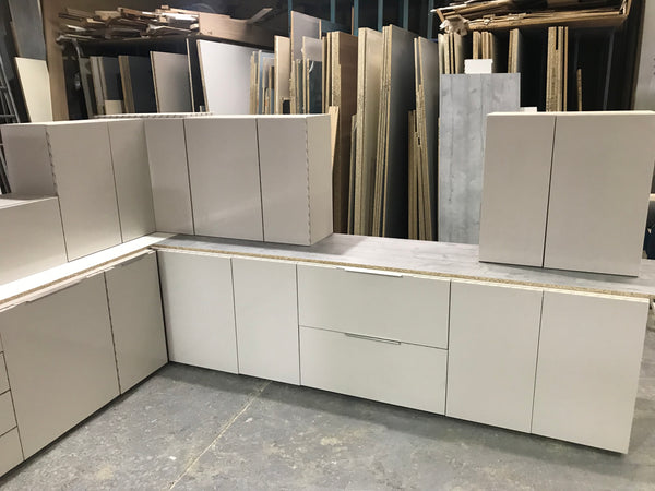 NEW CASHMERE MATT DISPLAY KITCHEN with Cashmere matching textured units