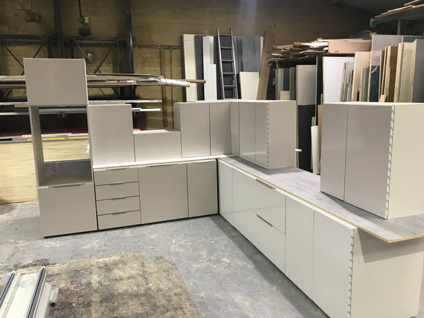 NEW CASHMERE MATT DISPLAY KITCHEN with Cashmere matching textured units