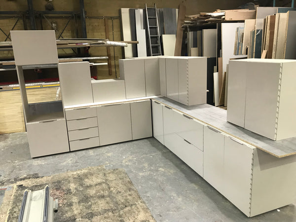 NEW CASHMERE GLOSS DISPLAY KITCHEN with Cashmere matching textured units