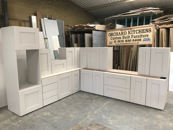 NEW CASHMERE WOODGRAIN SHAKER DISPLAY KITCHEN with Cashmere matching units