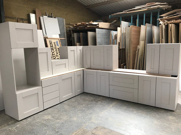 NEW CASHMERE WOODGRAIN SHAKER DISPLAY KITCHEN with Cashmere matching units