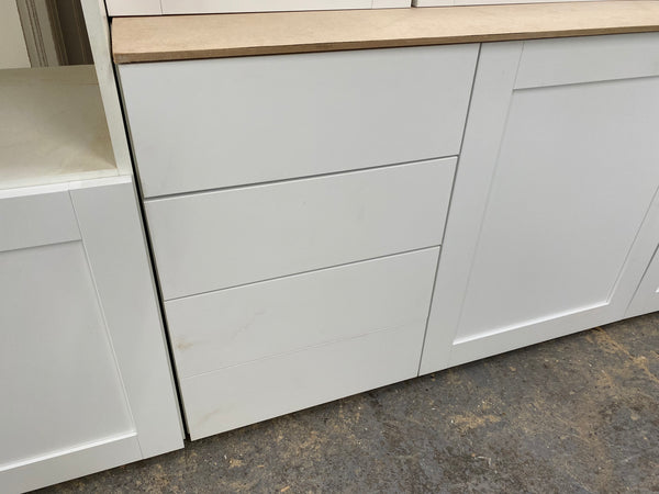 NEW WHITE SMOOTH SHAKER DISPLAY KITCHEN with White matching units
