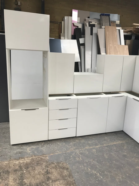 White Budget Gloss Replacement Kitchen Slab Doors – UK – Made-To-Measure!