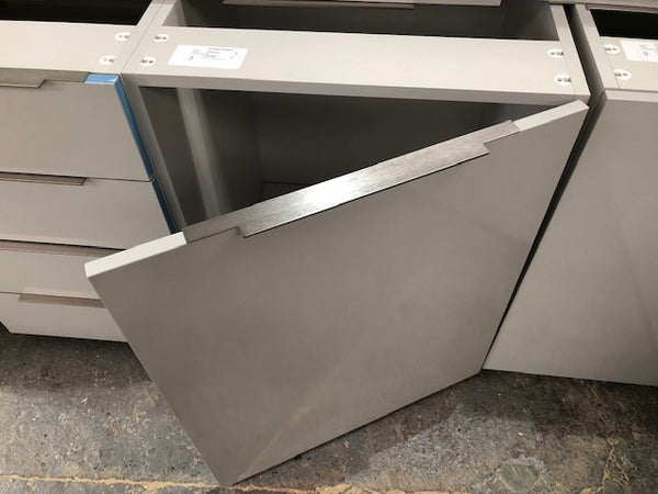 Light Grey Budget Gloss Replacement Kitchen Slab Doors – UK – Made-To-Measure!